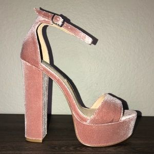 Steve Madden Velvet Platform Sandal